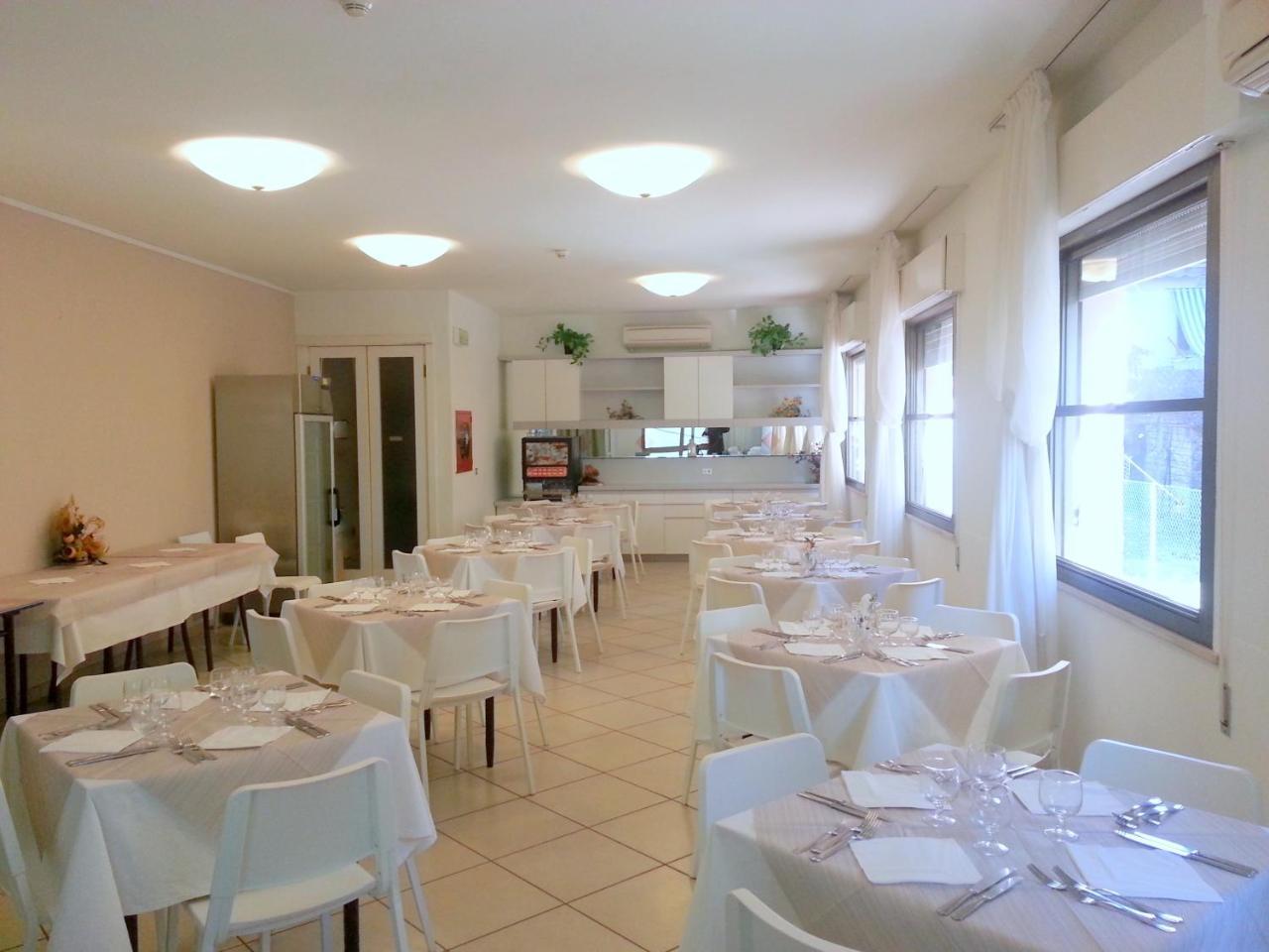 Hotel La Bella Vita リミニ エクステリア 写真