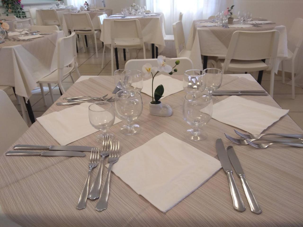 Hotel La Bella Vita リミニ エクステリア 写真