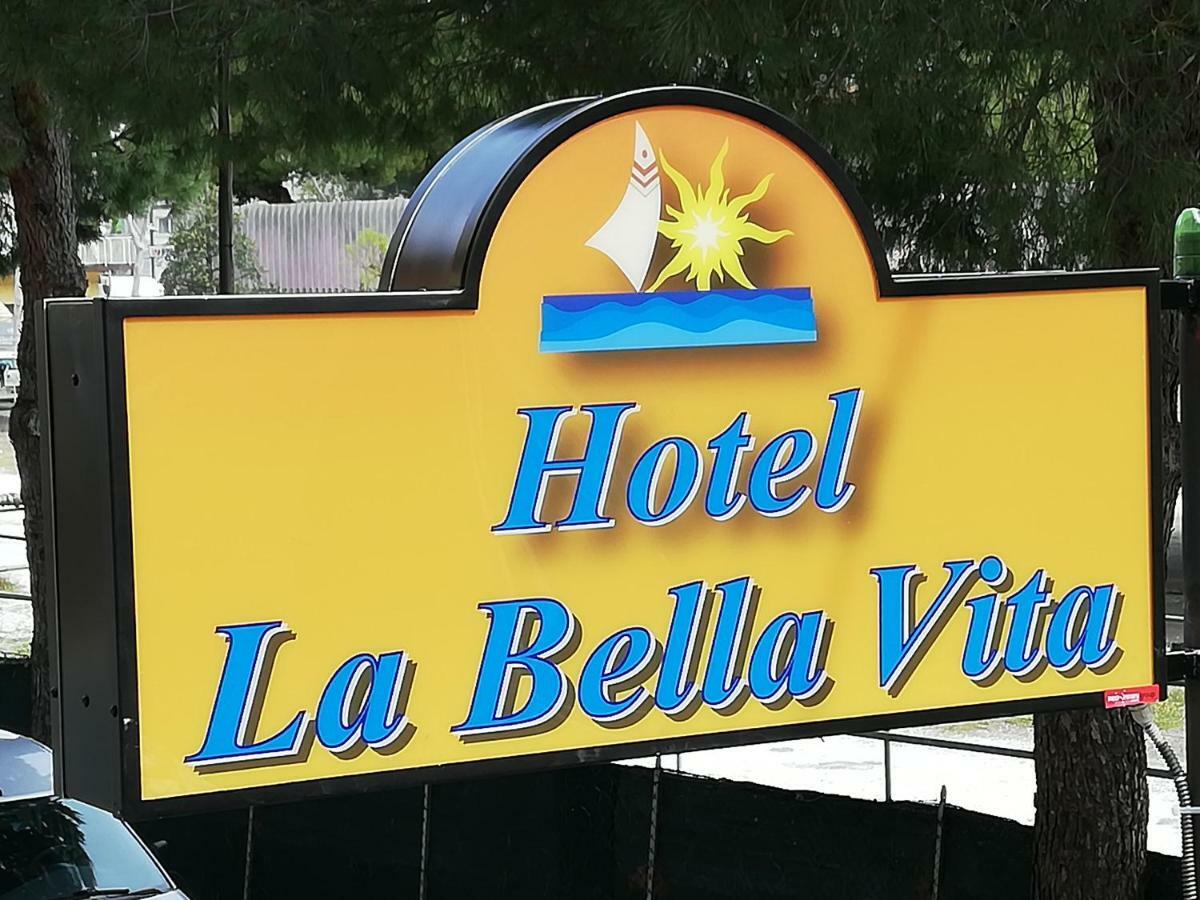 Hotel La Bella Vita リミニ エクステリア 写真